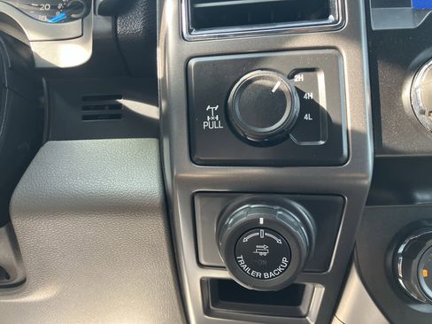 Used 2020 Ford F150 XLT w/ Trailer Tow Package image 14