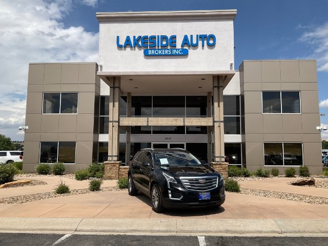 Used 2017 Cadillac XT5 Luxury w/ Driver Awareness Package AWD/4WD image 2