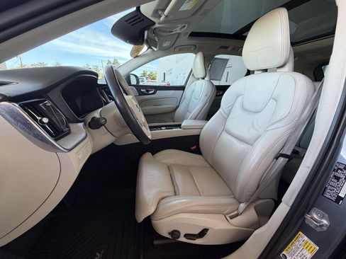 Used 2018 Volvo XC60 T6 Inscription w/ Luxury Seat Package image 19