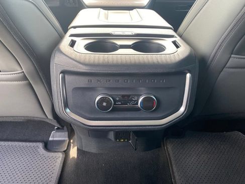 Used 2025 Ford Expedition Active AWD/4WD image 25
