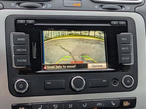 Used 2014 Volkswagen Eos Sport image 13