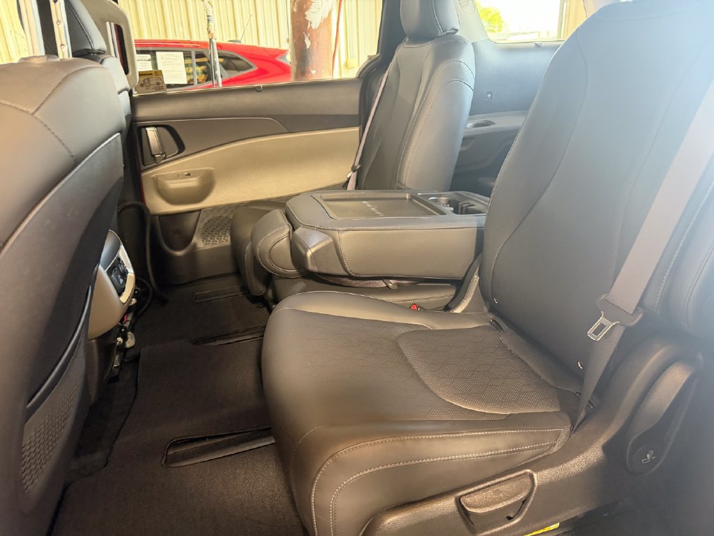 Used 2025 Kia Carnival SX FWD image 21