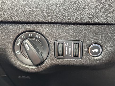 Used 2023 Dodge Charger SXT RWD image 30