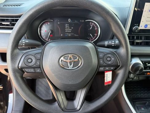 Used 2025 Toyota RAV4 LE AWD/4WD image 14