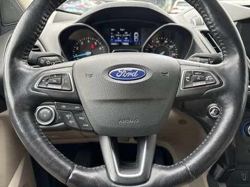 Used 2017 Ford Escape Titanium w/ Equipment Group 301A FWD image 9