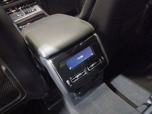 Used 2025 Lincoln Aviator AWD w/ Jet Appearance Package image 23