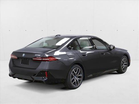 New 2026 BMW i5 eDrive40 image 2