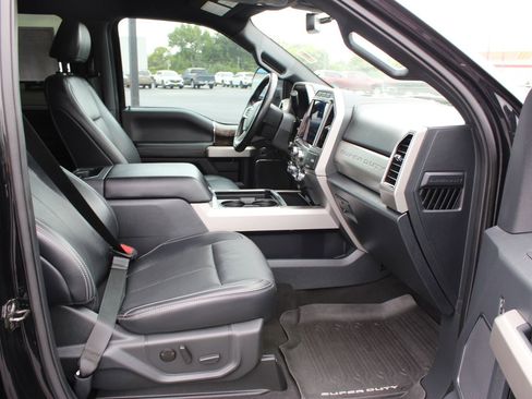Used 2022 Ford F250 Lariat w/ Lariat Ultimate Package AWD/4WD image 25