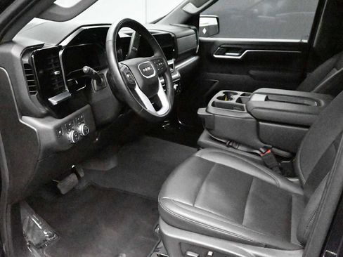 Used 2025 GMC Sierra 1500 SLT AWD/4WD image 25