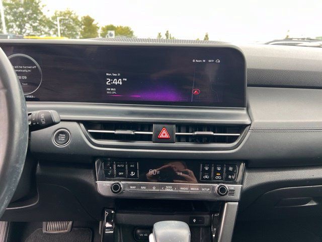 Certified 2025 Kia Seltos EX w/ EX Sunroof Package FWD image 17