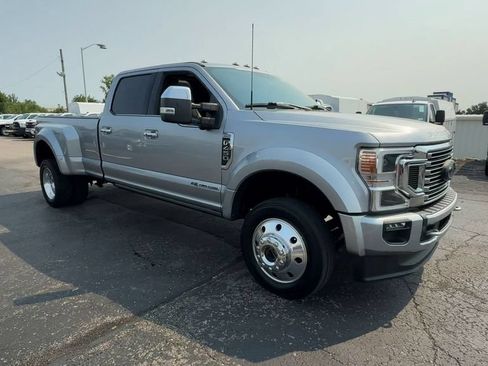 Used 2021 Ford F450 Platinum w/ FX4 Off-Road Package AWD/4WD image 2