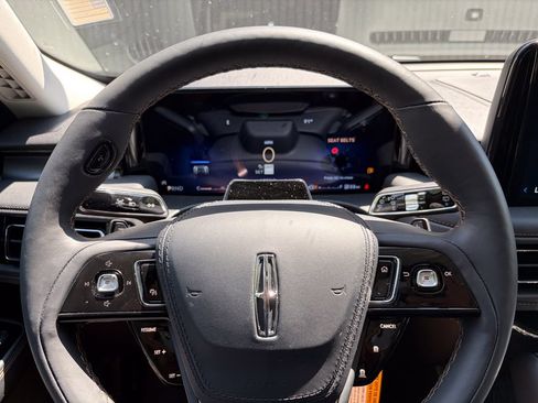 New 2026 Lincoln Aviator AWD image 42