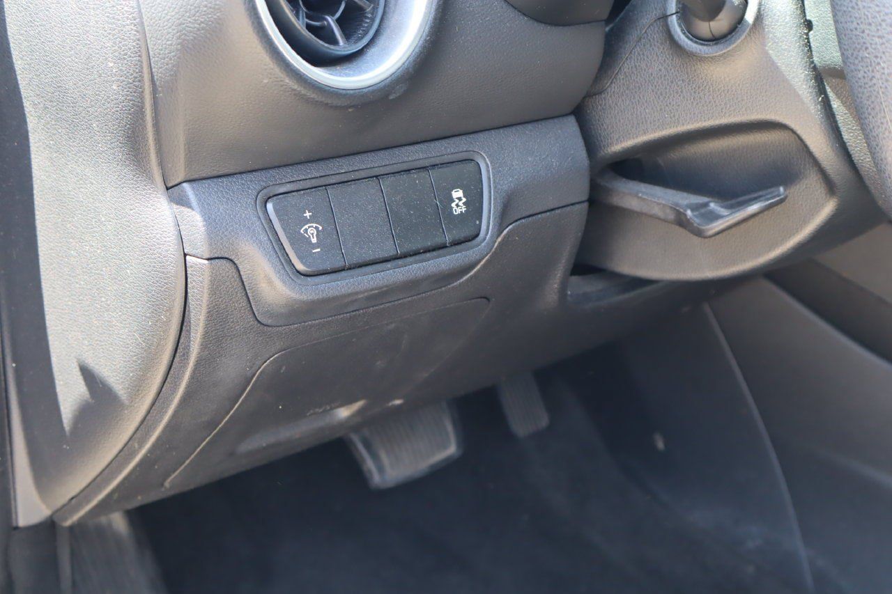 Used 2022 Kia Forte LXS FWD image 19