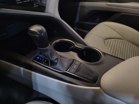 Used 2022 Toyota Camry SE image 26