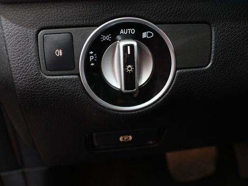 Used 2015 Mercedes-Benz GL 550 4MATIC image 38