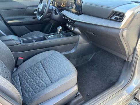 Certified 2025 Nissan Kicks SV image 13