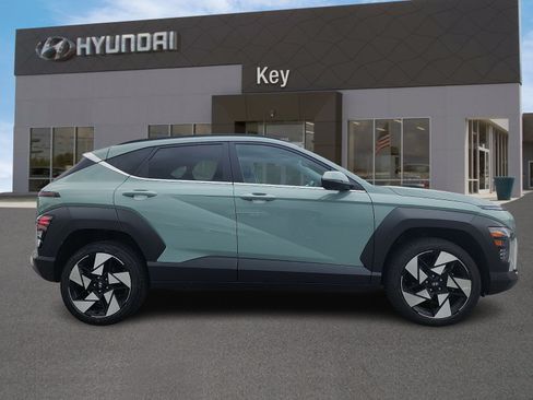 Used 2024 Hyundai Kona Limited AWD/4WD image 3