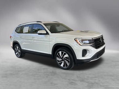 Used 2026 Volkswagen Atlas SE FWD image 2