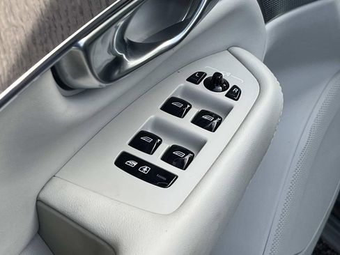 Used 2023 Volvo XC90 B6 Ultimate w/ Lounge Package image 22