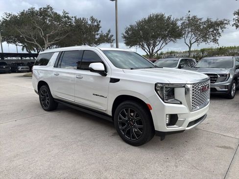 Used 2023 GMC Yukon XL Denali image 8