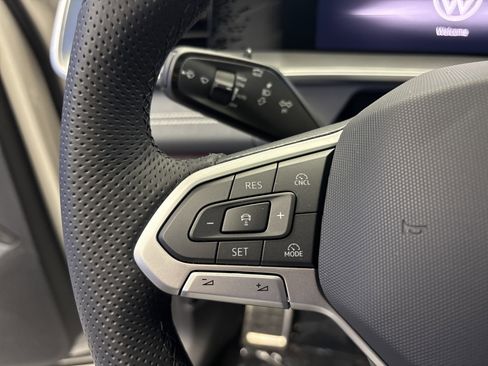 New 2026 Volkswagen Tiguan SE R-Line image 15