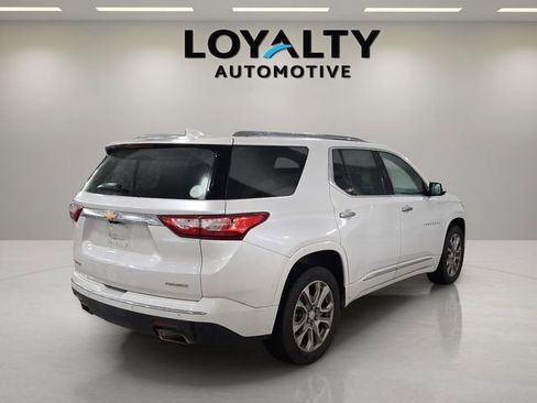 Used 2019 Chevrolet Traverse Premier w/ Driver Confidence II Package FWD image 5