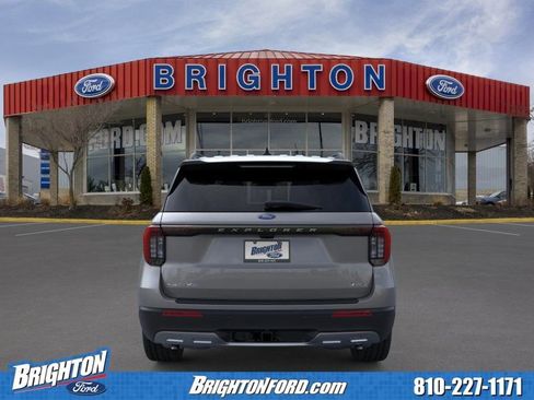 Used 2026 Ford Explorer Active w/ Active Comfort Package AWD/4WD image 8