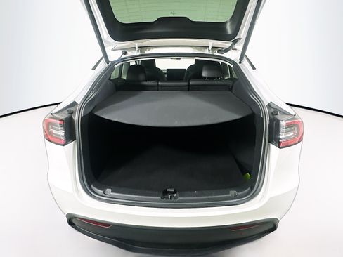 Used 2023 Tesla Model Y Performance AWD/4WD image 28