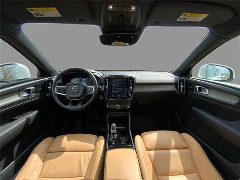 Used 2020 Volvo XC40 T5 Inscription image 21