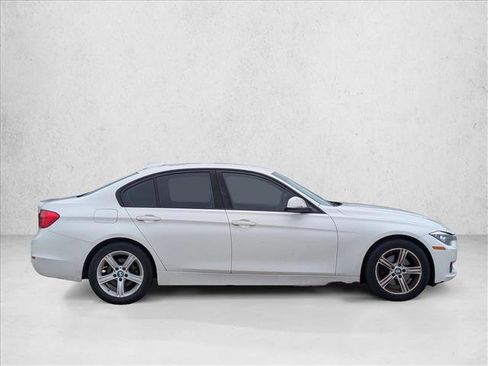 Used 2015 BMW 320i Sedan RWD image 4