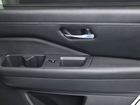 Used 2023 Nissan Pathfinder Platinum image 30