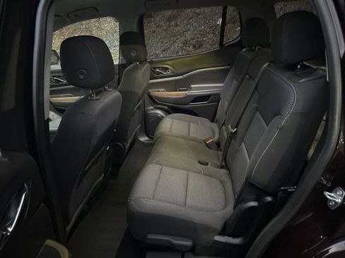 Used 2020 GMC Acadia SLE image 17