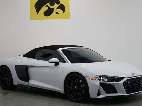 Used 2021 Audi R8 V10 w/ Premium Package image 6