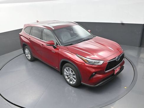 Used 2021 Toyota Highlander Limited AWD/4WD image 22