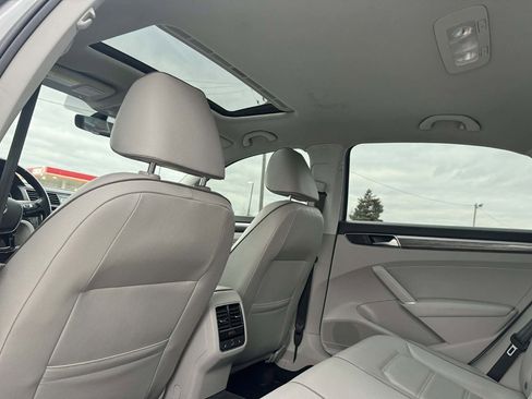 Used 2016 Volkswagen Passat 1.8T SE image 22