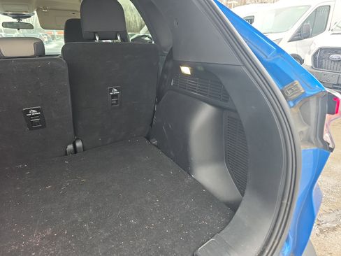 Used 2020 Ford Escape SE image 17