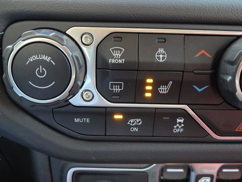 Certified 2024 Jeep Wrangler Rubicon 392 w/ Dual Top Group image 10