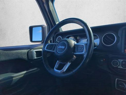 Used 2020 Jeep Gladiator Overland w/ Uconnect 4C Nav & Sound Group image 27