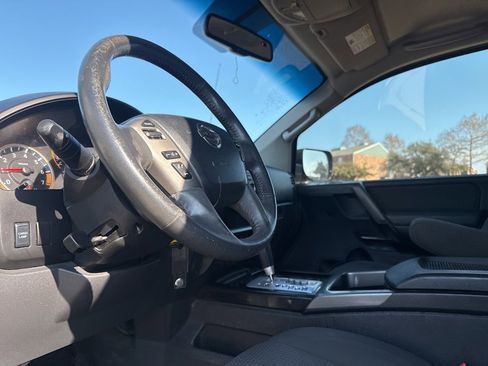 Used 2014 Nissan Titan SV w/ SV Value Truck Package image 29