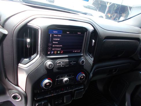 Used 2019 Chevrolet Silverado 1500 LT w/ Convenience Package AWD/4WD image 16