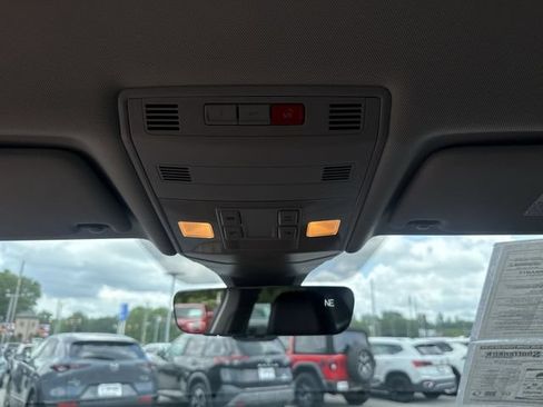 Used 2024 Volkswagen Jetta SE FWD image 24
