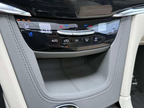 Used 2020 Cadillac XT6 Premium Luxury FWD image 27