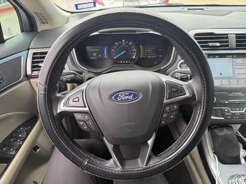 Used 2019 Ford Fusion SEL image 17