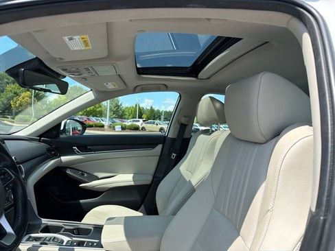 Used 2020 Honda Accord Touring image 16