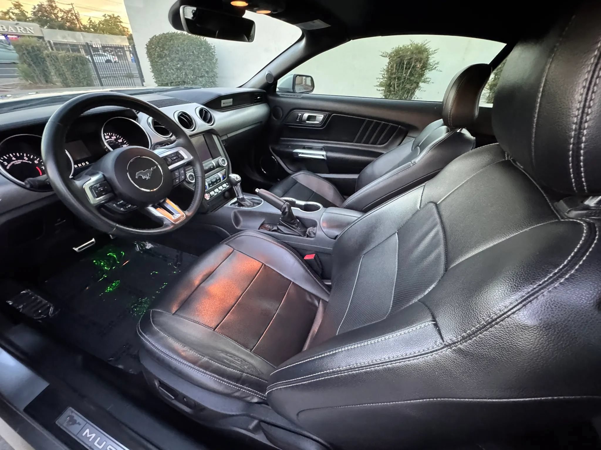 Used 2021 Ford Mustang Premium RWD image 10