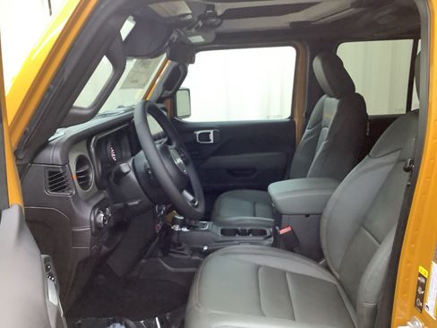 New 2026 Jeep Gladiator Mojave w/ Safety Group AWD/4WD image 13
