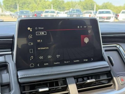 Used 2024 GMC Yukon SLT w/ SLT Premium Package AWD/4WD image 26