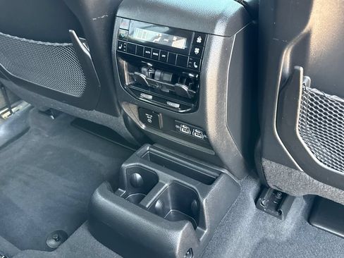 Used 2023 Jeep Grand Cherokee L Limited w/ Trailer Tow Group (B) AWD/4WD image 19