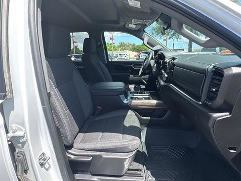 Used 2025 Chevrolet Silverado 1500 LT image 14