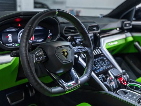Used 2020 Lamborghini Urus image 20